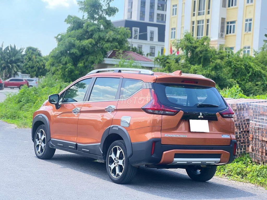 Mitsubishi Xpander Cross 2020 màu cam 7 chỗ. Mua bán Ô tô tại Quận 12 Tp Hồ Chí Minh được đăng bởi Quang hình 4