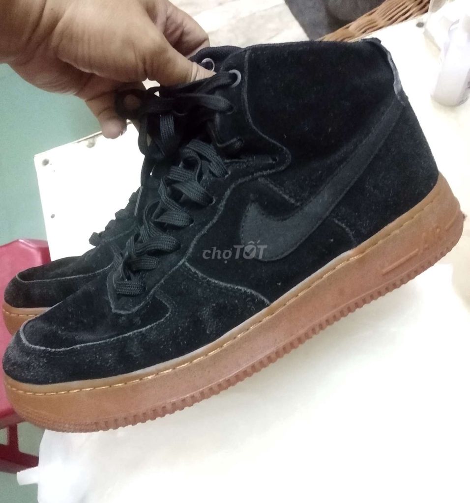 🇺🇲 Nike Air Force 1 đen lịch lãm(cổ lửng)như mới. Mua bán Giày dép tại Quận Ninh Kiều Cần Thơ được đăng bởi Shop Tứ Quí hình 1