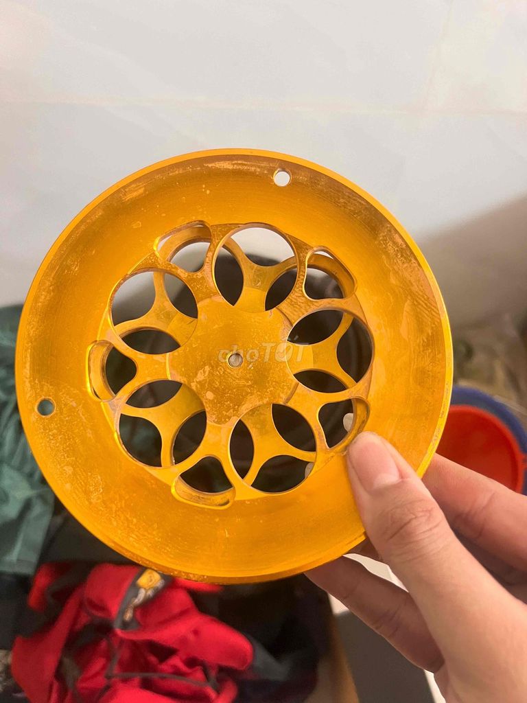 Ốp quạt gió Vespa Vison Kim loại Vàng. Mua bán Phụ tùng xe tại Thành phố Biên Hòa Đồng Nai được đăng bởi Phạm Phúc Nguyên hình 2