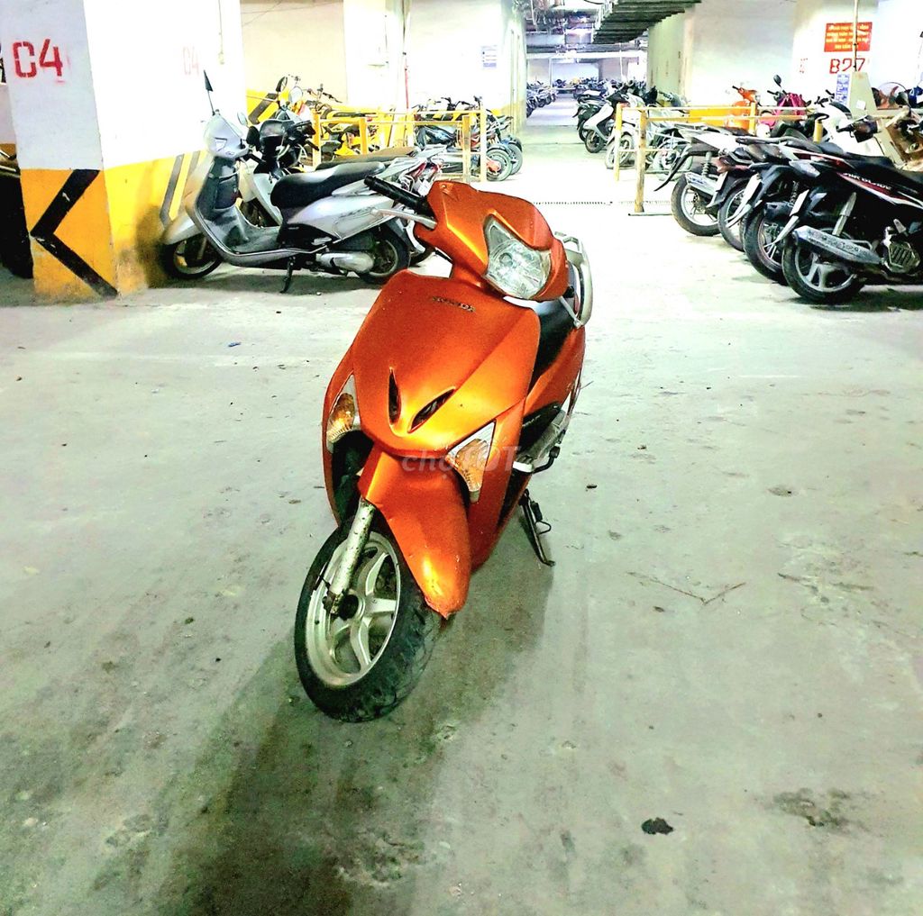 Xe lead nữ ít sử dụng máy zin nổ là đi giá hợp lí. Mua bán Xe máy tại Huyện Thanh Trì Hà Nội được đăng bởi Chủ shop Giày Nguyệt xinh hình 1