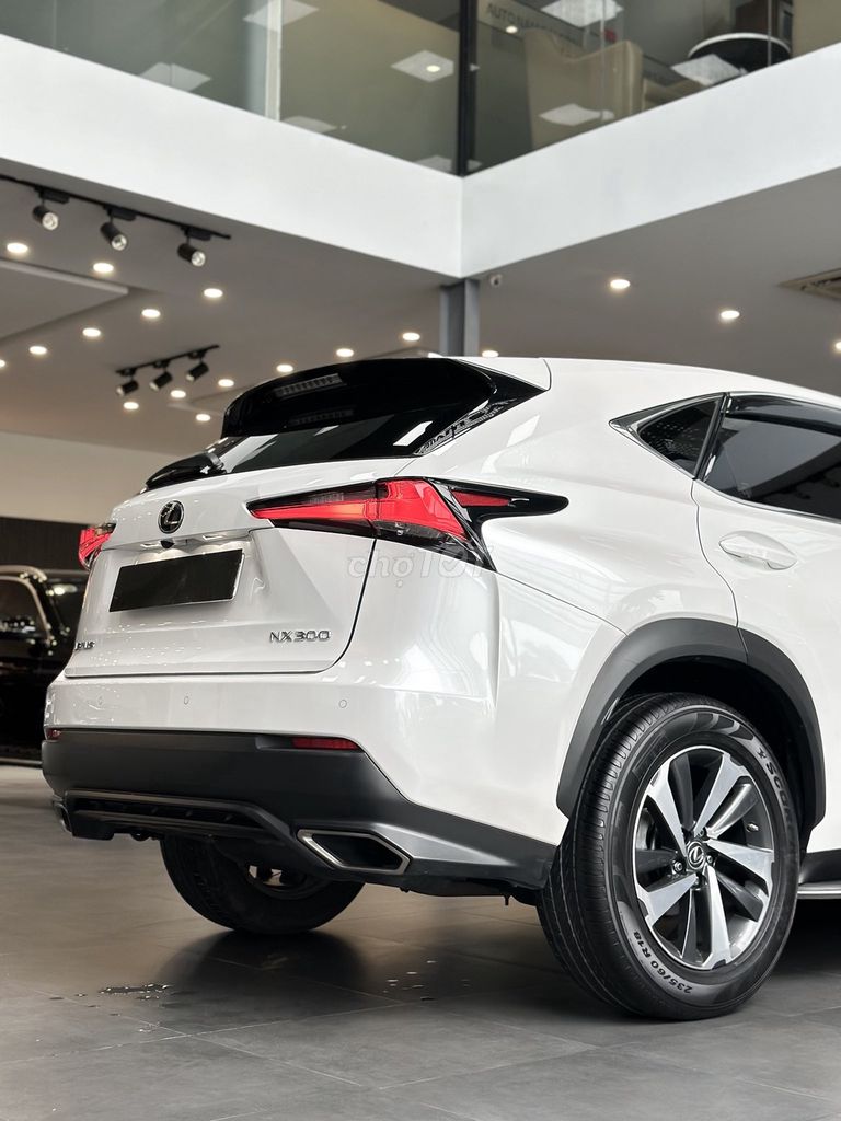 LEXUS NX300 MODEL 2018 RẤT ĐẸP. Mua bán Ô tô tại Quận 7 Tp Hồ Chí Minh được đăng bởi Thanh Tùng NSG hình 4
