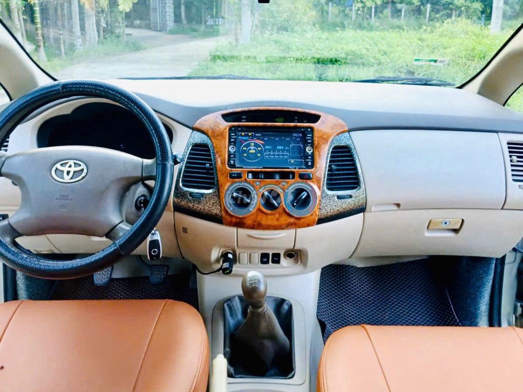 Toyota Innova 2006 G - 123 km. Mua bán Ô tô tại Thị xã Hoài Nhơn Bình Định được đăng bởi  Không chín ba bốn tám bảy một một  Bốn tám hình 6