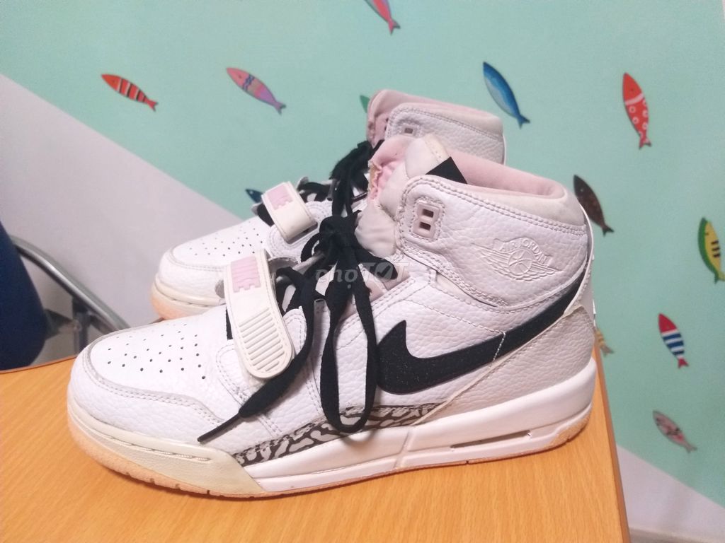 Giày Nike Air Jordan Size 39 (Chính hãng)