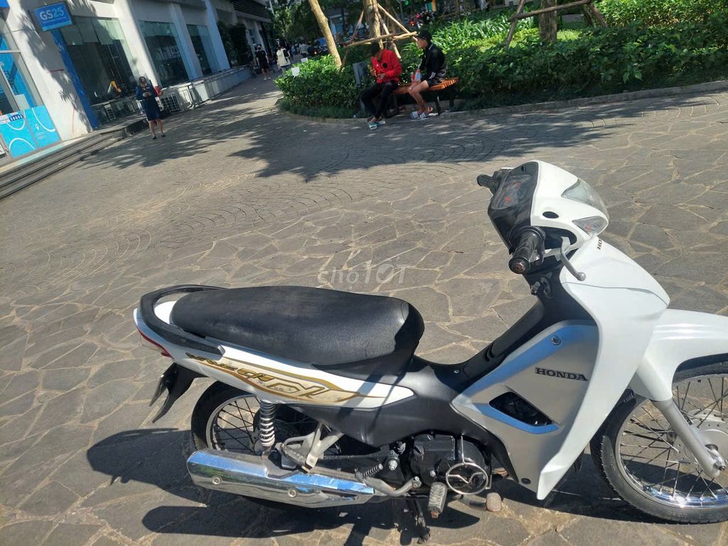 Bán xe Wave mầu trắng chính chủ. Mua bán Xe máy tại Quận Hai Bà Trưng Hà Nội được đăng bởi Nguyễn Khánh Trực hình 8