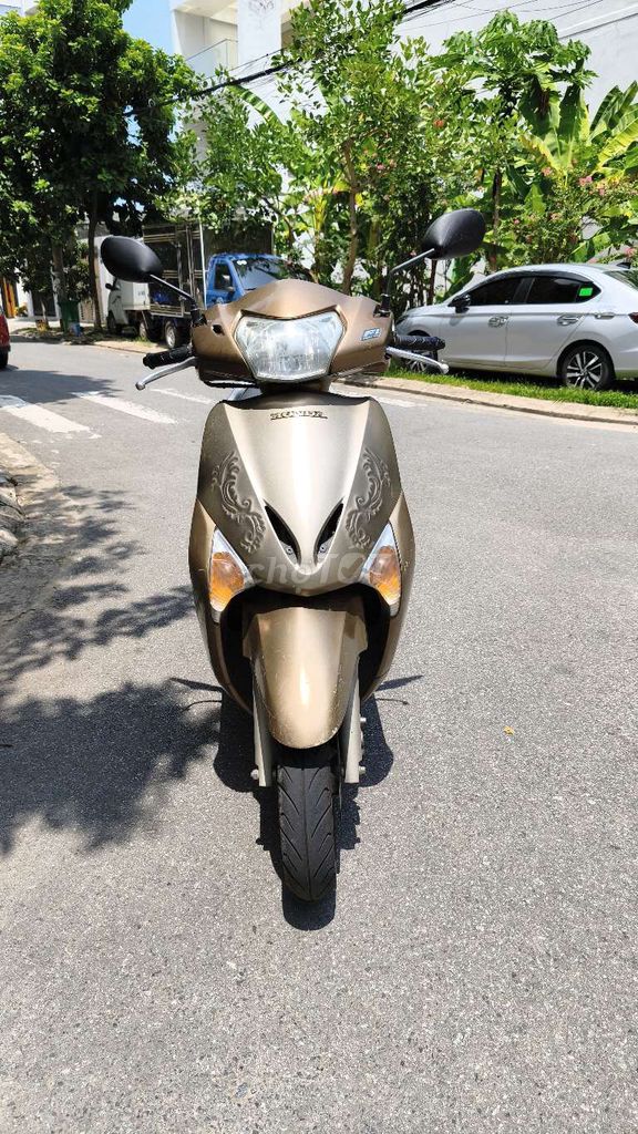 HONDA LEAD FI ВЫСОКАЯ ЖИЗНЬ КРАСИВАЯ МАШИНА ВКУСНАЯ СИЛЬНАЯ ТИХАЯ