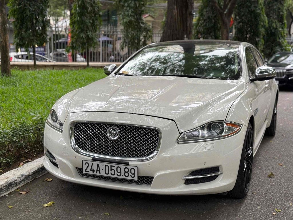Jaguar XJ series 2010 - 90000 km. Mua bán Ô tô tại Quận 11 Tp Hồ Chí Minh được đăng bởi Nam hình 2
