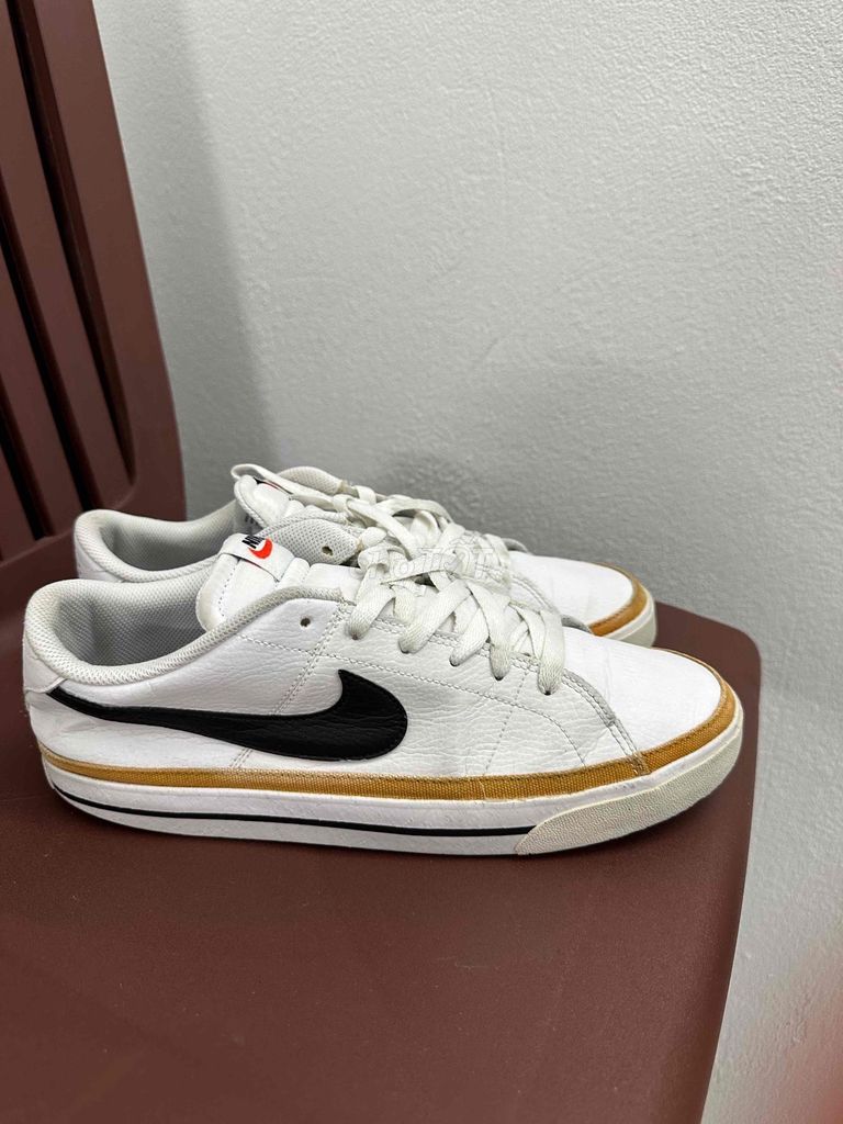Giày thể thao Nike Trắng Unisex 43.5. Mua bán Giày dép tại Thành phố Tân An Long An được đăng bởi Lâm Converse hình 1