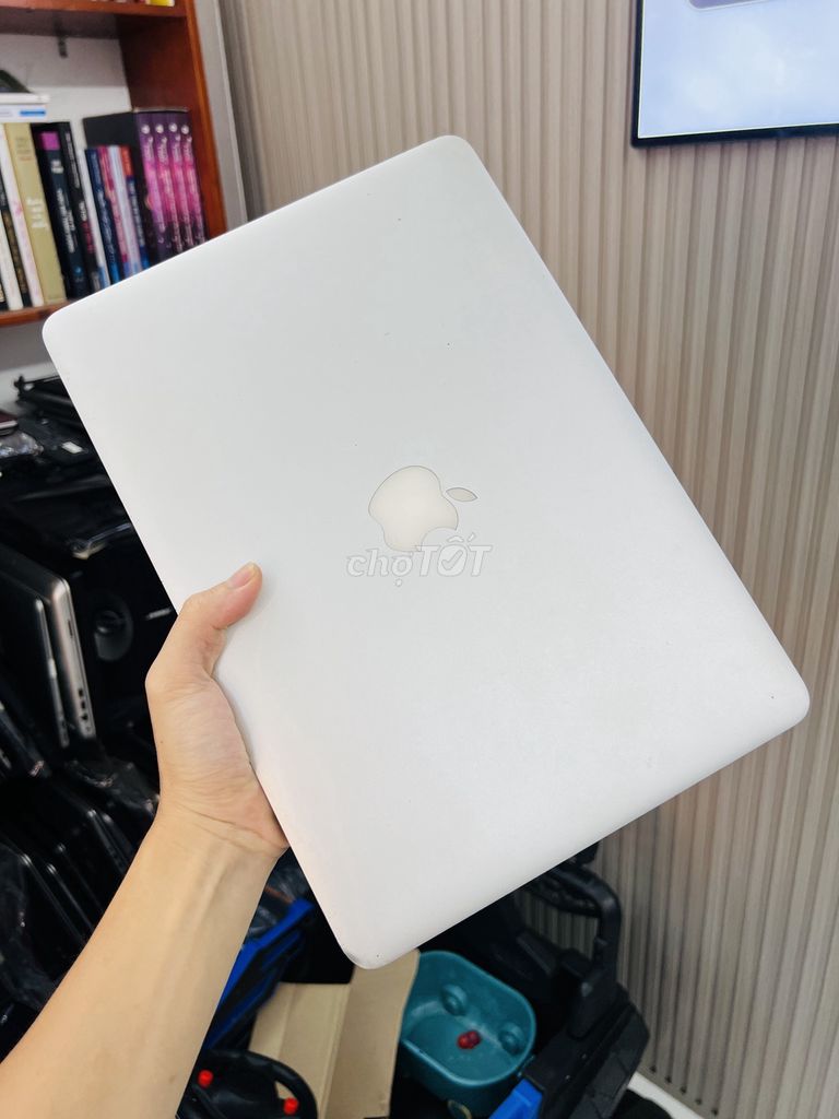 Apple MacBook Air 2012 i5 4GB 128GB 13" BH 6 tháng. Mua bán Laptop tại Thành phố Thủ Đức Tp Hồ Chí Minh được đăng bởi Đặng Quyết Thắng hình 1
