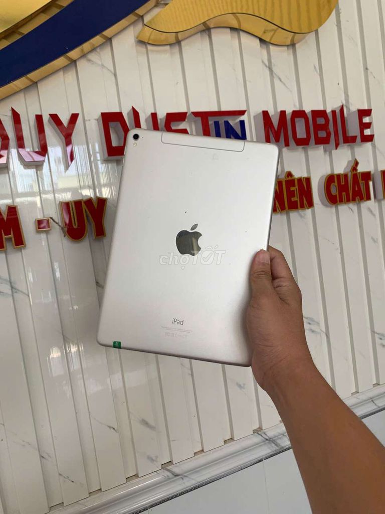 Apple iPad Pro 9.7 inch Đã sử dụng. Mua bán Máy tính bảng tại Thành phố Cà Mau Cà Mau được đăng bởi Duy Dustin Mobile hình 1