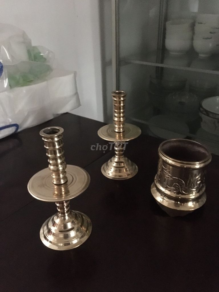 Bộ chân nến lư đồng thờ cúng. Mua bán Đồ sưu tầm, đồ cổ tại Thành phố Long Khánh Đồng Nai được đăng bởi Góc mua nhanh 247 hình 1