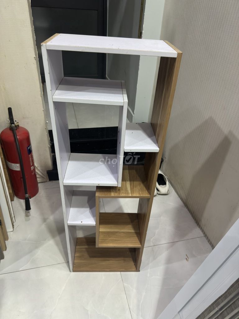 Kệ sách Gỗ Trắng Nâu gỗ. Mua bán Tủ, kệ gia đình tại Quận 3 Tp Hồ Chí Minh được đăng bởi Châu Vy hình 1