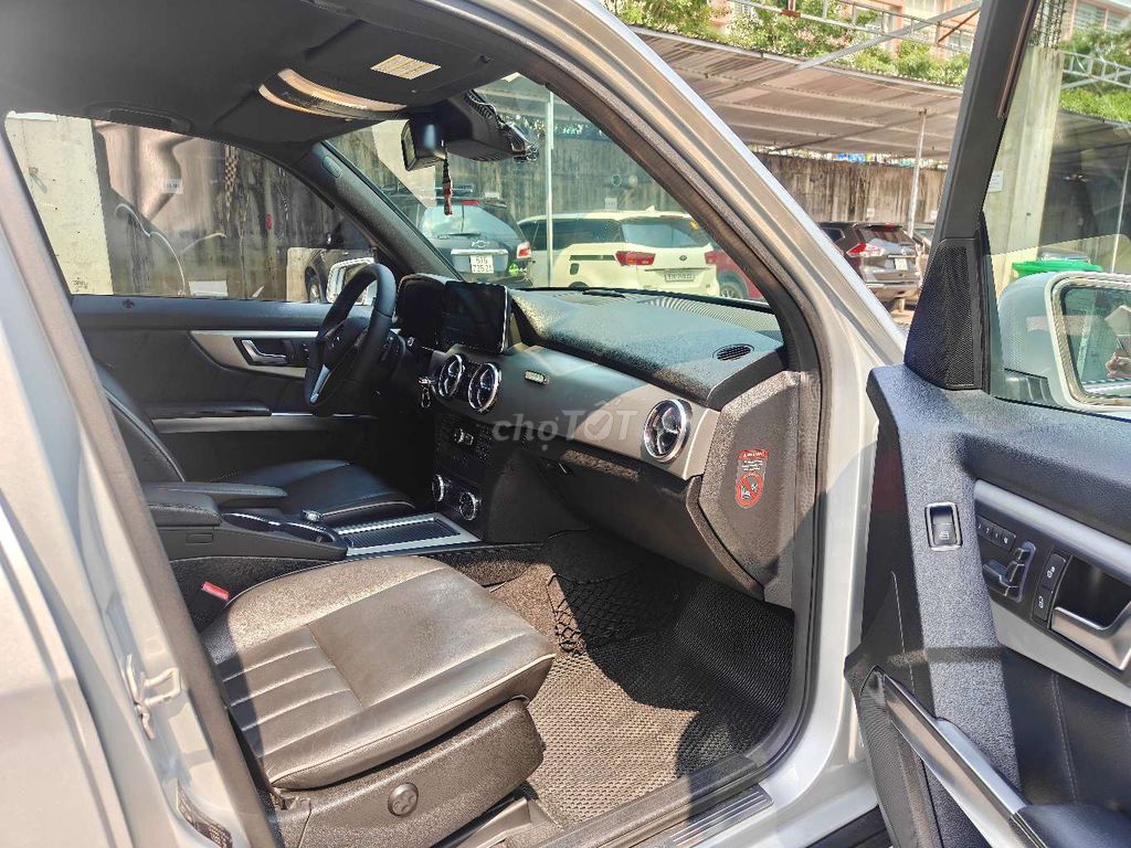Mercedes Glk220 4matic sx 2013. Mua bán Ô tô tại Quận 4 Tp Hồ Chí Minh được đăng bởi Tuấn hình 9