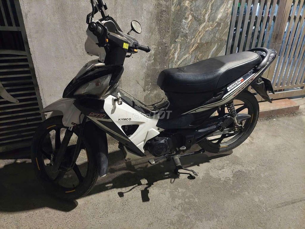 Kymco Thể thao Trắng đen 232.260 km. Mua bán Xe máy tại Quận Nam Từ Liêm Hà Nội được đăng bởi Công Tử Bạc Liêu hình 2