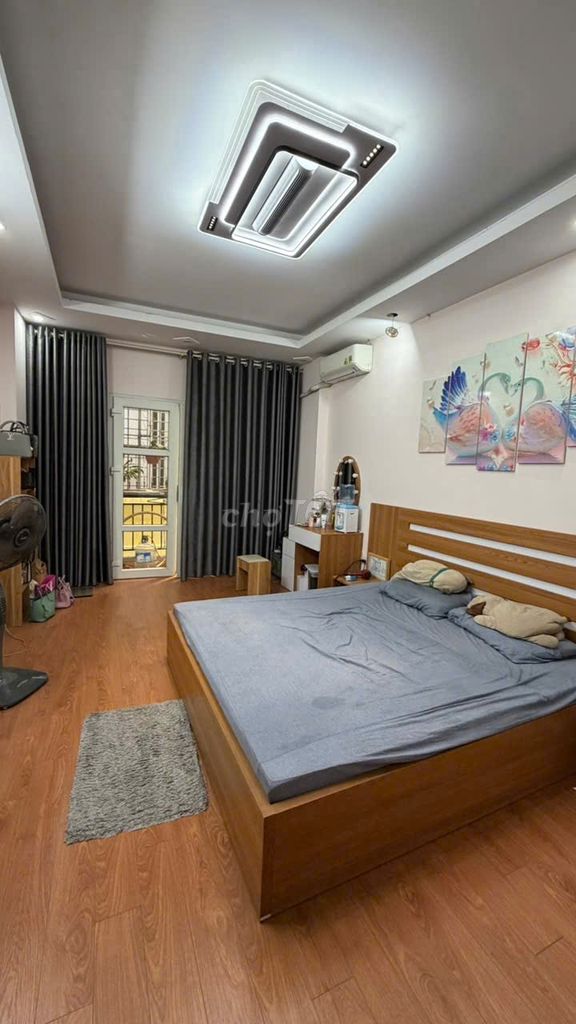 Срочно продаётся дом в переулке на улице Танмай, 5 этажей, с полной мебелью, переулок короткий