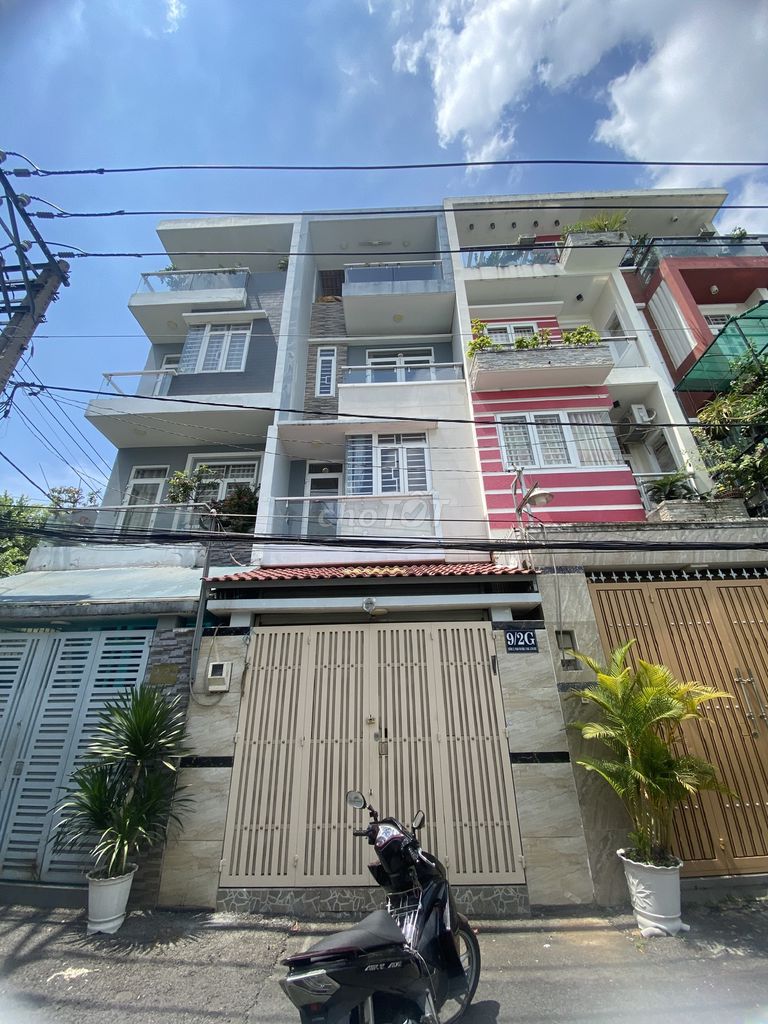 Nhà mặt tiền nguyên căn DTSD 180 m2, đường 22 Phạm Văn Đồng
