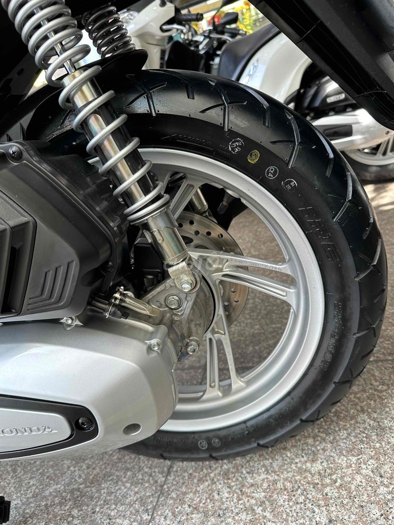 SH 125i ABS + HSTC 8/2025 Trắng BSTP Chính Chủ. Mua bán Xe máy tại Quận Phú Nhuận Tp Hồ Chí Minh được đăng bởi Ngô Hà hình 5