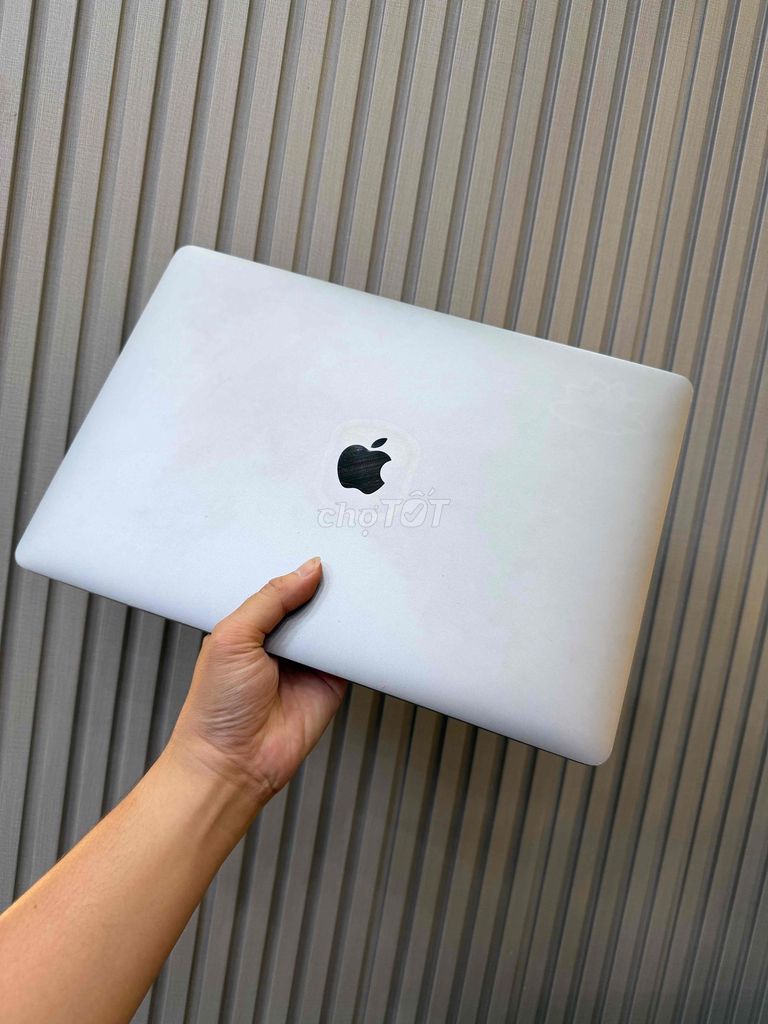Apple Macbook Pro 2017 i7 15 inch 16GB/256GB Bạc. Mua bán Laptop tại Quận Ninh Kiều Cần Thơ được đăng bởi Quý Mobile Cần thơ hình 1