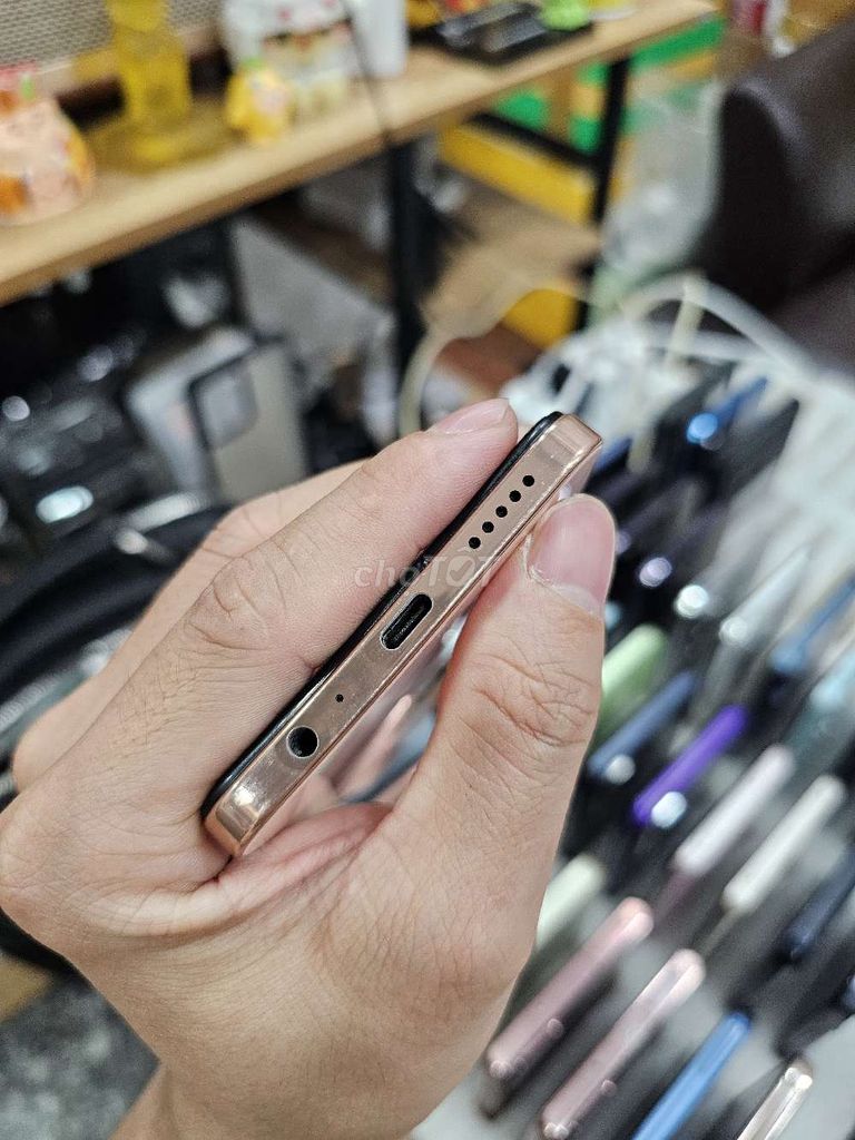 VIVO Y28 CAM VÀNG 8/128 PIN 6K ZIN ĐẸP BH 17/6/25. Mua bán Điện thoại tại Quận Tân Phú Tp Hồ Chí Minh được đăng bởi Ngô Minh Mobile  hình 5