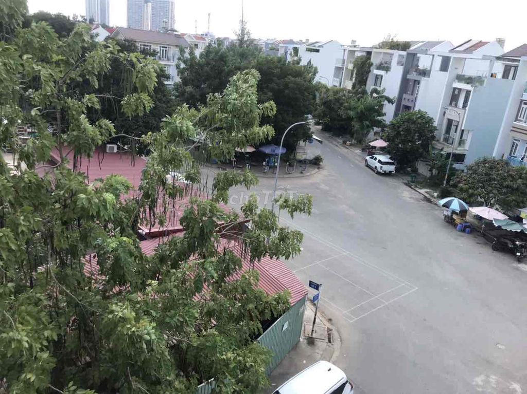 cho thuê phòng ban công kdc Phước Kiển a - ngay trường Tôn Dưcd Thắng