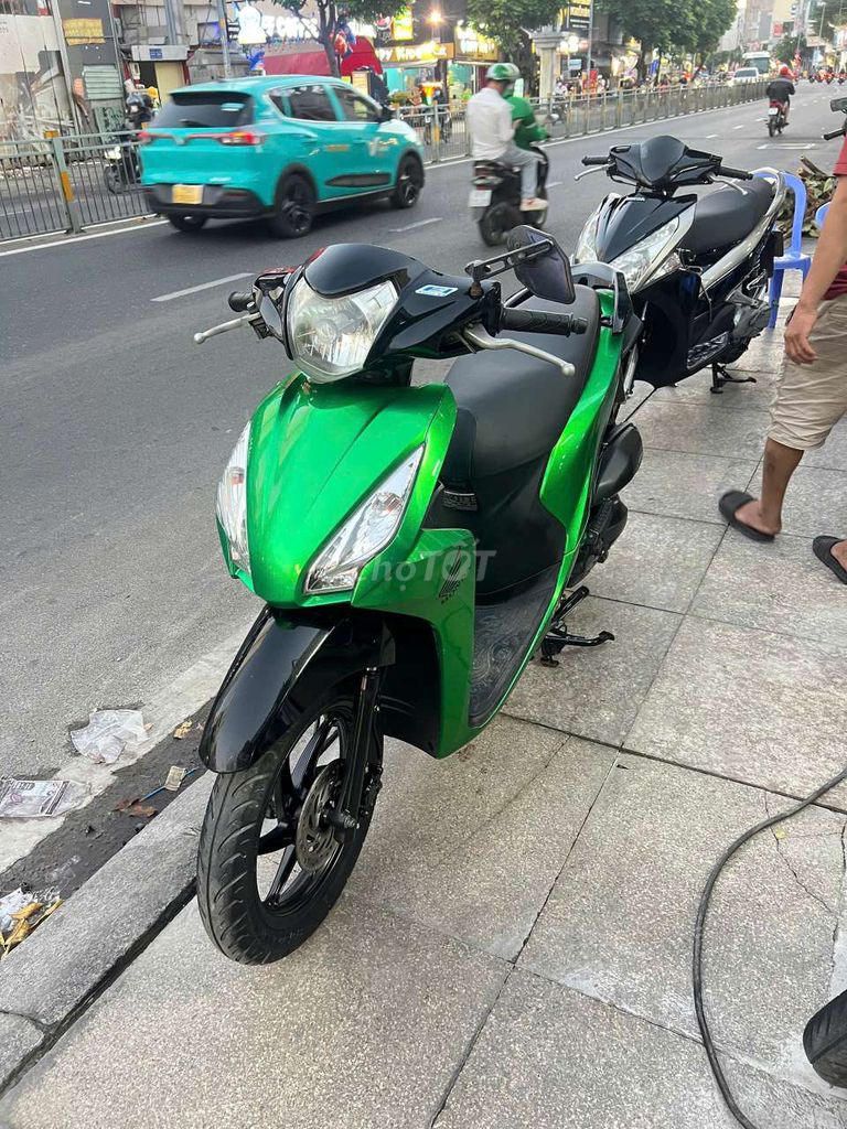 Honda vision 2016 mới 90% biển số thành phố. Mua bán Xe máy tại Quận Tân Phú Tp Hồ Chí Minh được đăng bởi Tuanduy hình 1