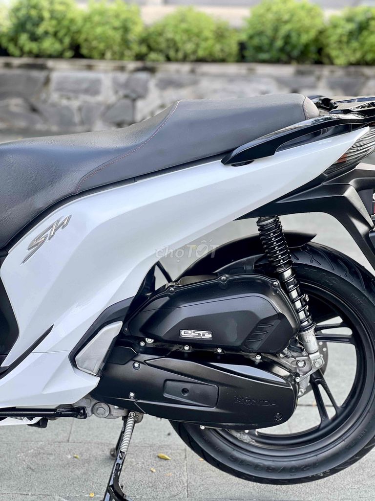 ❤️SH 125 2017 Trắng Sporty BSTP chính chủ có góp. Mua bán Xe máy tại Thành phố Thủ Đức Tp Hồ Chí Minh được đăng bởi Hiếu  hình 4
