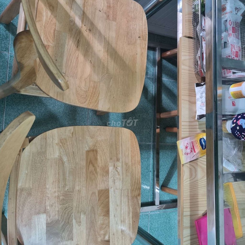 Nhà Chật thanh lý 4 ghế gỗ còn mới và tốt. Mua bán Bàn ghế tại Thành phố Thủ Đức Tp Hồ Chí Minh được đăng bởi Trần Thị Diễm Phúc hình 4