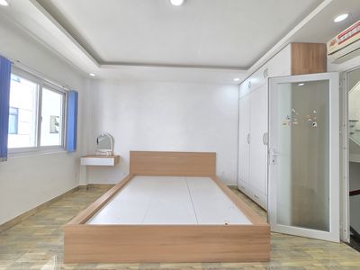 Cần cho thuê nhà nguyên căn 3 tầng lầu - khu đồng bộ - Ngay cầu An Lộc
