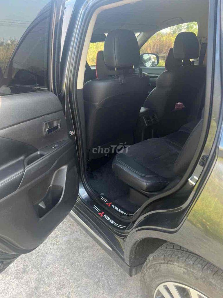 Mitsubishi Outlander 2023 2.0 CVT - 23000 km. Mua bán Ô tô tại Thành phố Phú Quốc Kiên Giang được đăng bởi Pham Thuỷ hình 4