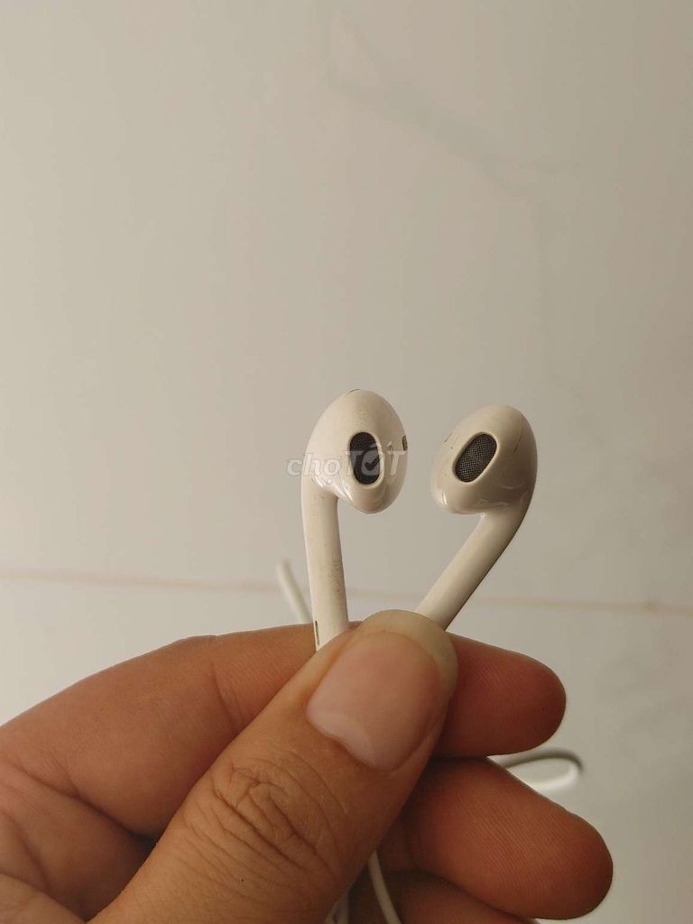 Tai nghe Apple EarPods Lightning. Mua bán Tivi, Âm thanh tại Quận Tân Phú Tp Hồ Chí Minh được đăng bởi Trịnh Huy hình 1