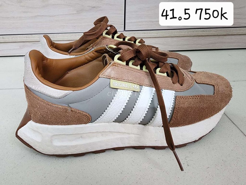 Giày thể thao Adidas Da lộn size 41.5. Mua bán Giày dép tại Quận 5 Tp Hồ Chí Minh được đăng bởi Thành hình 1