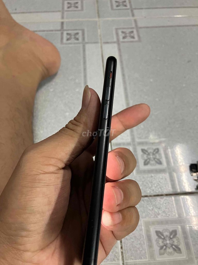 Apple iPhone SE 2020 64GB Đen 98.5%. Mua bán Điện thoại tại Quận 7 Tp Hồ Chí Minh được đăng bởi An hình 1