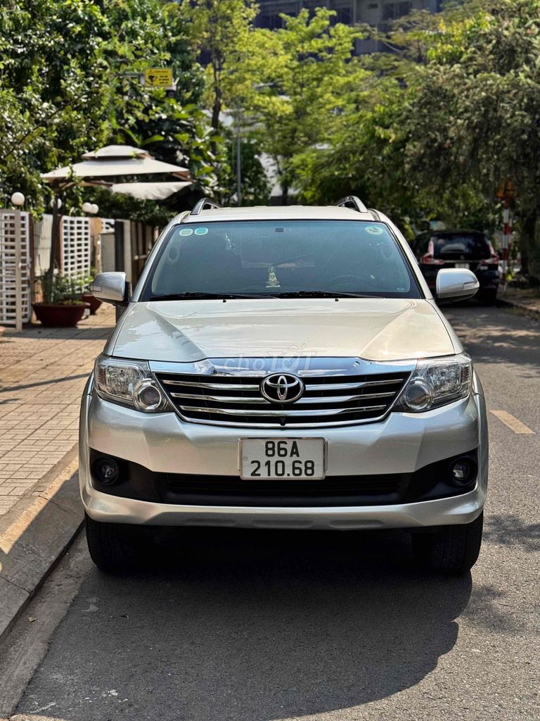 Toyota Fortuner 2012 2.7V 4x2 AT - máy xăng