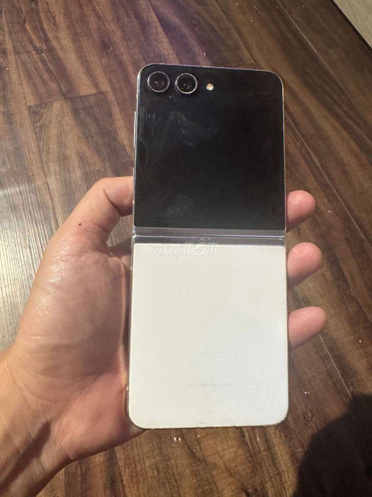 Samsung Z Flip5 512GB Trắng. Mua bán Điện thoại tại Quận Hà Đông Hà Nội được đăng bởi Hà hình 1