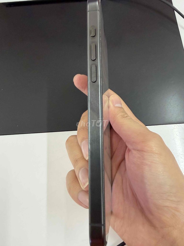 Apple iPhone 15 Pro Max Titan đen LL/A. Mua bán Điện thoại tại Quận Hai Bà Trưng Hà Nội được đăng bởi Đỗ Quý hình 1