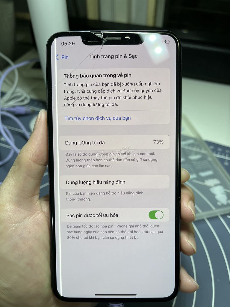 Xs Max 64GB màn hình sọc, pin zin 73%