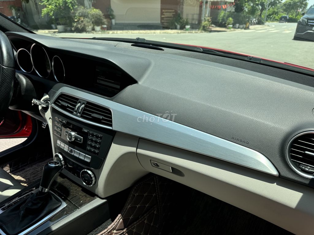 Mercedes Benz C Class 2012 C300 AMG siêu mới. Mua bán Ô tô tại Huyện Mỹ Đức Hà Nội được đăng bởi Mr. Đại mua bán ô tô hình 14
