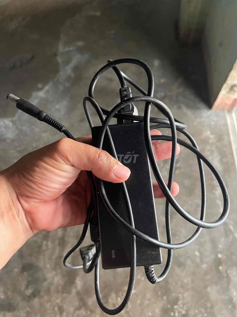 cục sạc máy tính sách tay. Mua bán Laptop tại Huyện Hòa Vang Đà Nẵng được đăng bởi Đặng Thành Trung hình 1