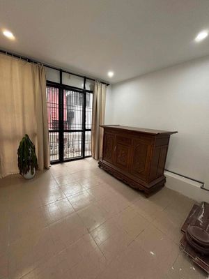 Nhà phố 135 m² · 7 PN · Lệnh Cư
