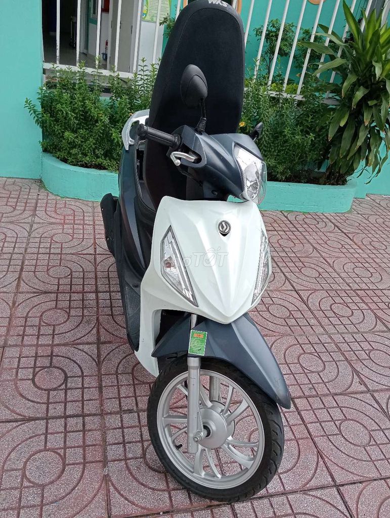 Скутер 50cc 2024 белый, серый автоматический