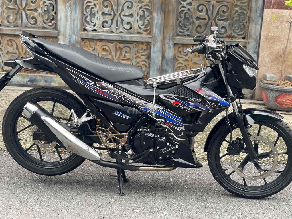 Suzuki Raider F150 Fi черный, в отличном состоянии