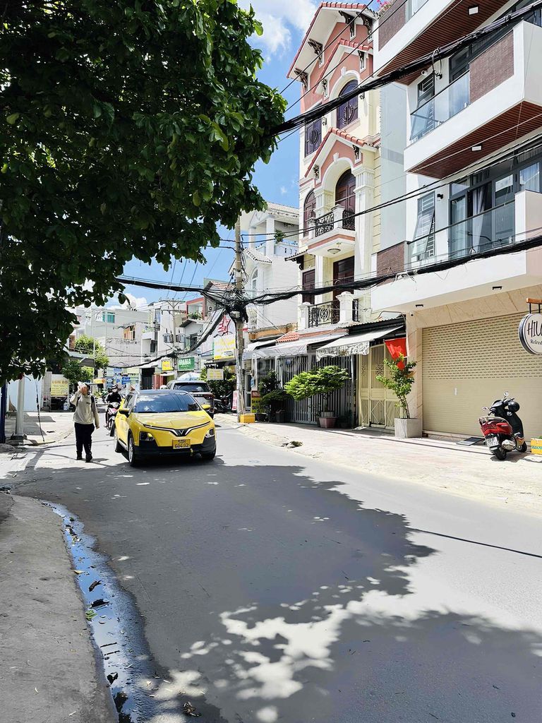 ĐƯỜNG 8M THÔNG, TÂN SƠN NHÌ, NHÀ 4 TẦNG, DT: 4x18, NHANH MỚI CÒN