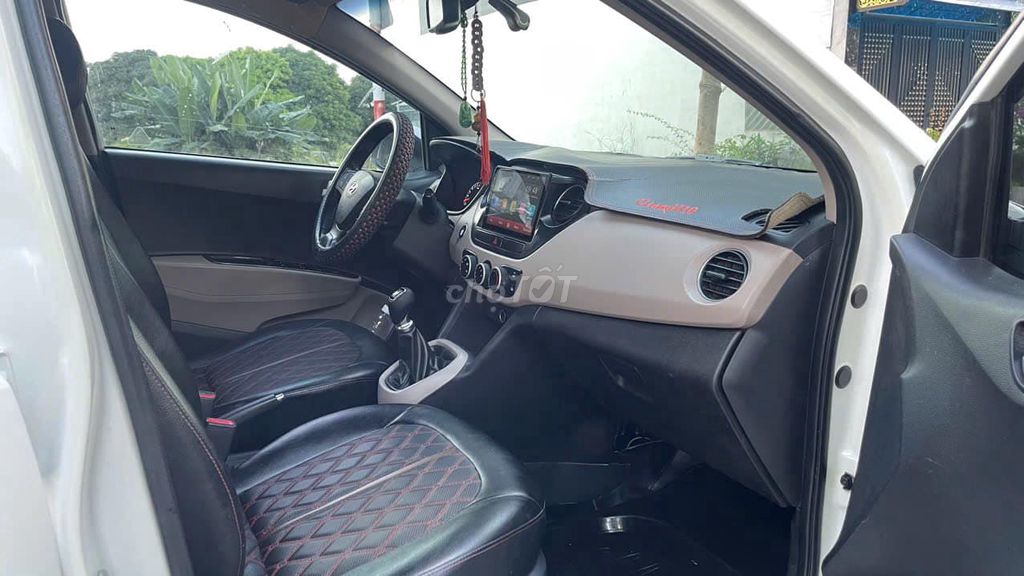 Hyundai i10 Sedan MT bản đủ ĐKi 2017 màu trắng. Mua bán Ô tô tại Quận 12 Tp Hồ Chí Minh được đăng bởi Xuân Trường hình 4