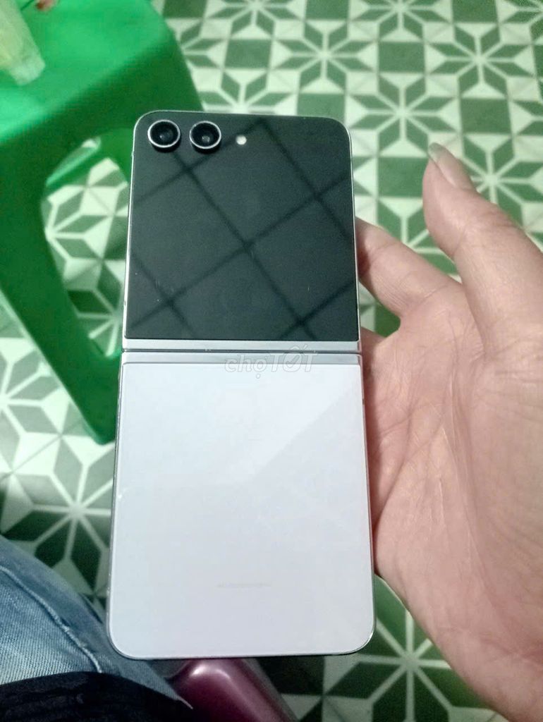 Samsung Galaxy Z Flip5 256GB 98%. Mua bán Điện thoại tại Quận 8 Tp Hồ Chí Minh được đăng bởi S.B Gaming hình 1