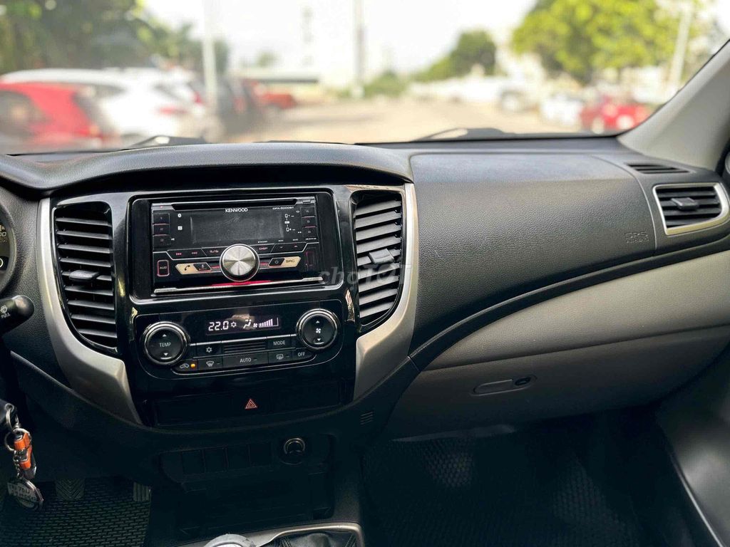 Mitsubishi Triton 2017 2 cầu. Mua bán Ô tô tại Quận Hà Đông Hà Nội được đăng bởi Hiệp Xoăn Hà Đông hình 13