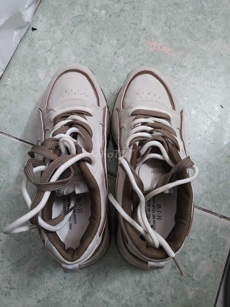 Giày thể thao Unisex Trắng Nâu Size 38. Mua bán Giày dép tại Quận 10 Tp Hồ Chí Minh được đăng bởi my hình 1