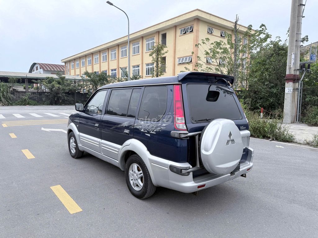 Mitsubishi Jolie 2004 photo 5