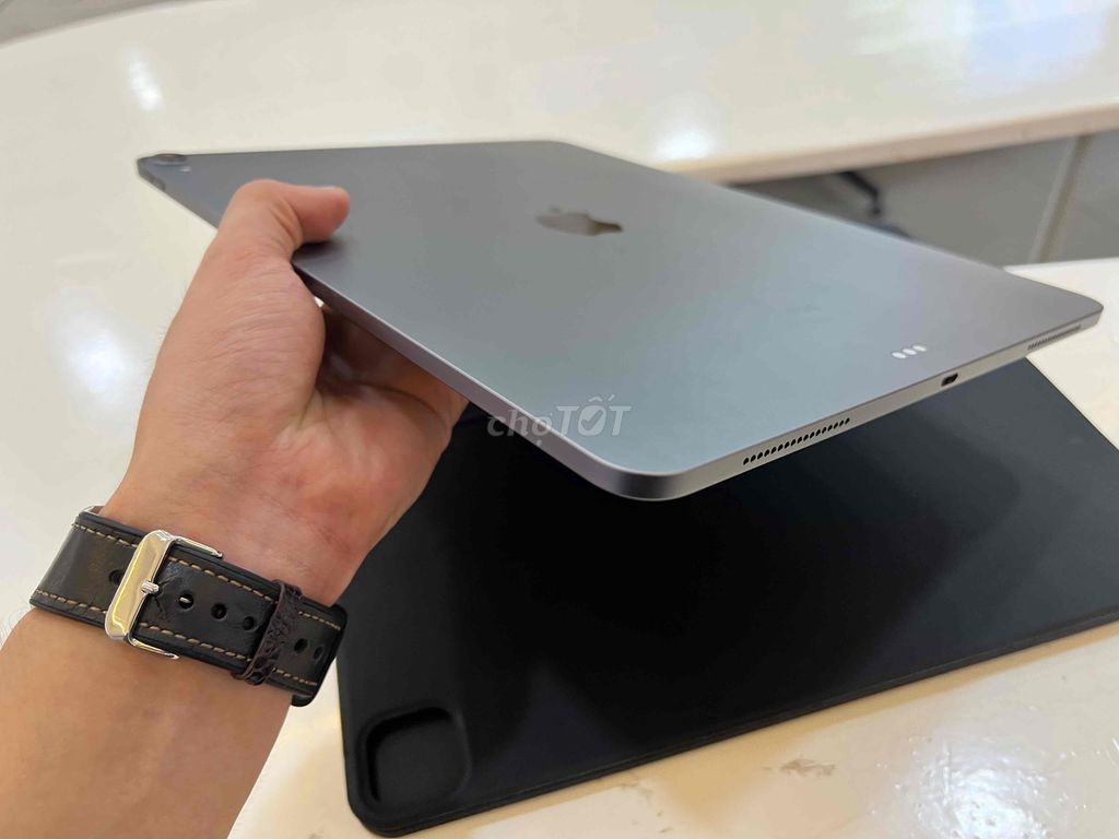 Ipad Pro 12.9 256gb kèm magic keyboard. Mua bán Máy tính bảng tại Quận Hai Bà Trưng Hà Nội được đăng bởi Bảo hình 3