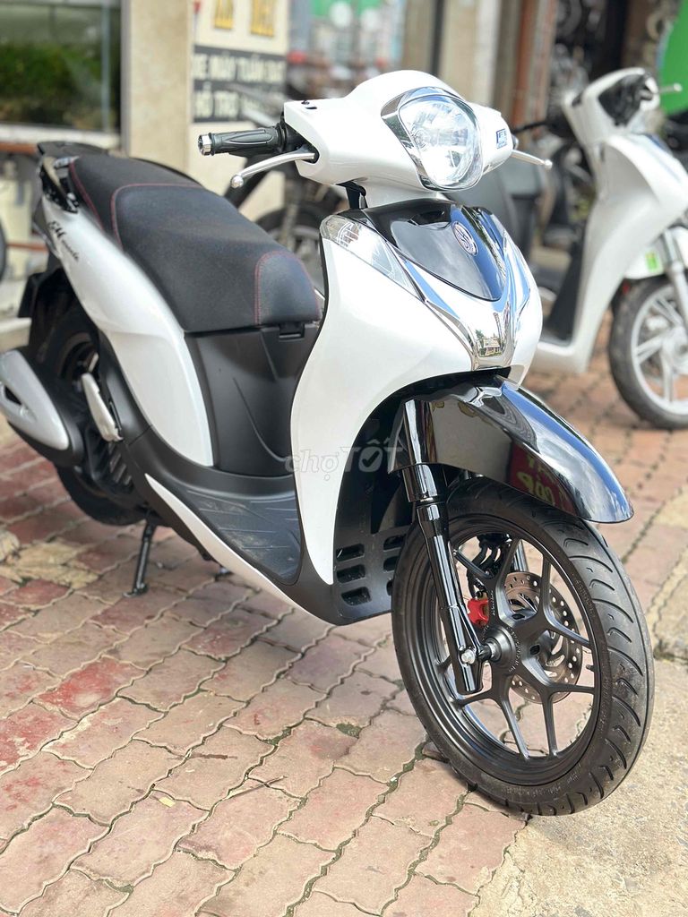 Sh Mode Xe Đẹp Keng, Máy Móc Zin Êm 🛵. Mua bán Xe máy tại Thành phố Buôn Ma Thuột Đắk Lắk được đăng bởi CẦM ĐỒ TUẤN ĐẠT hình 3