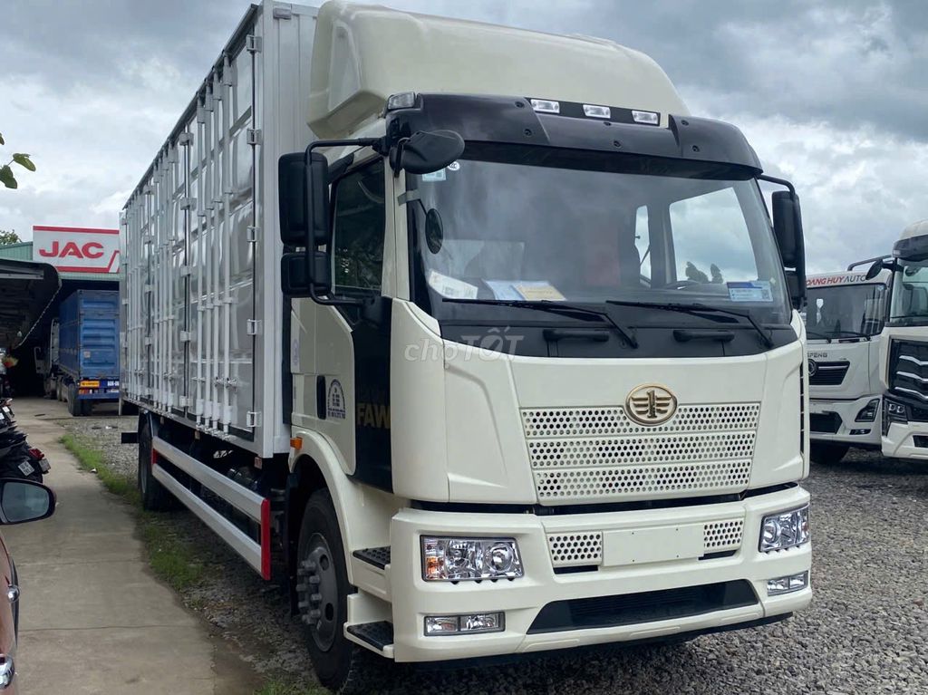 XE FAW 8 TẤN THÙNG KÍN CONT 60 KHỐI CAO 2M52. Mua bán Xe tải, xe ben tại Thành phố Biên Hòa Đồng Nai được đăng bởi PHU MAN XE TAI MOI CU hình 2