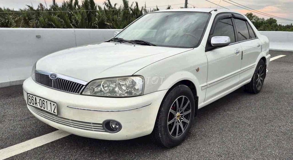 Ford Laser 2002 Номер детали 1,8 л, белый бензин, полный